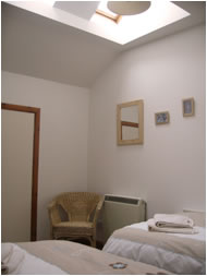 Twin bedroom skylight in Franklin's View